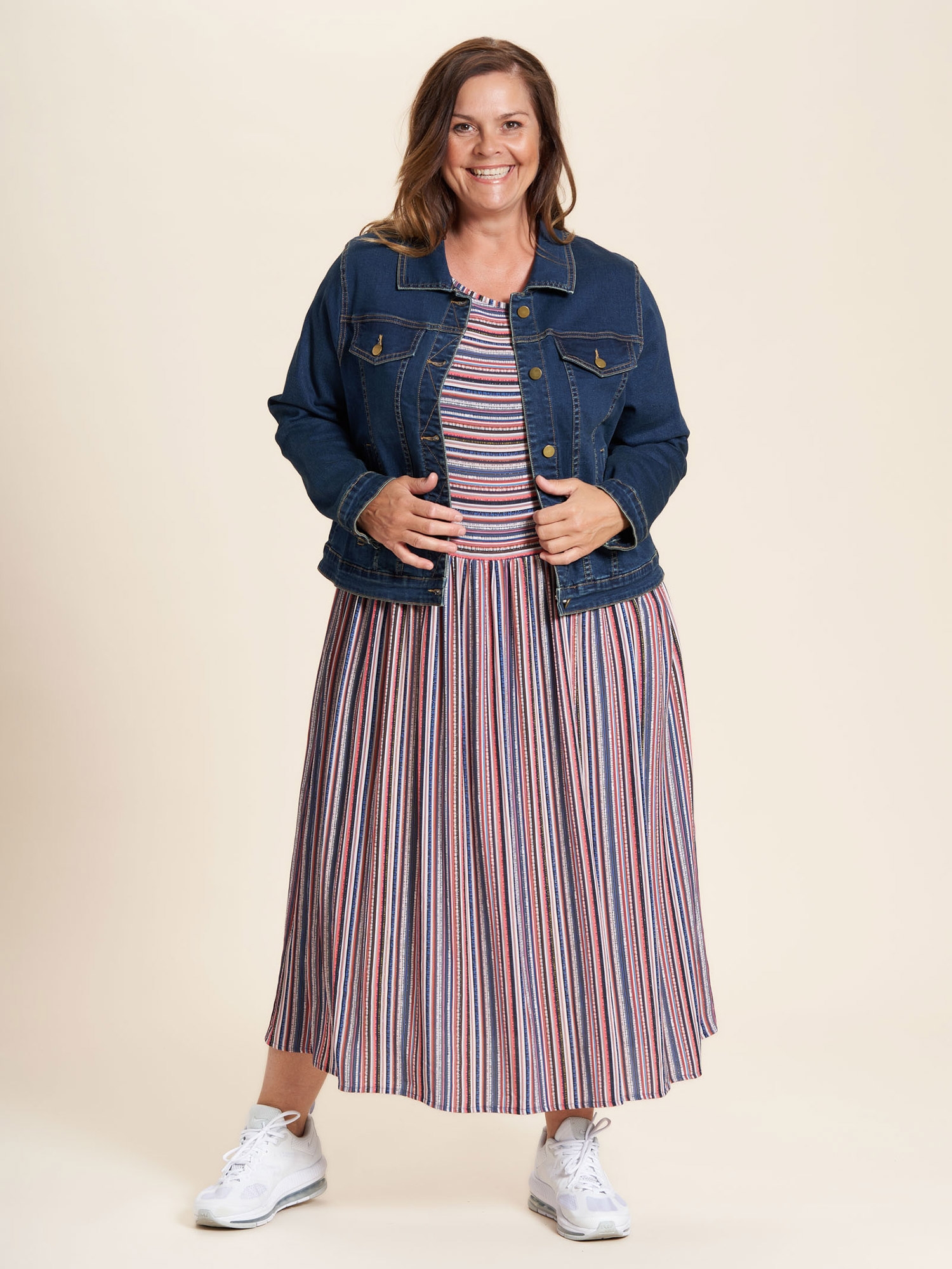 MAYA - Plus Size Takki fra Gozzip