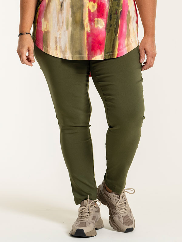 CLARA - Plus Size Housut fra Gozzip