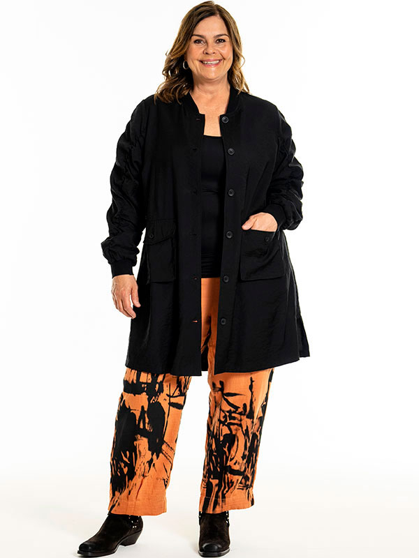 GILA - Plus Size Housut fra Gozzip