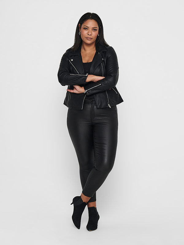 CAREMMY - Plus Size Takki fra Only Carmakoma