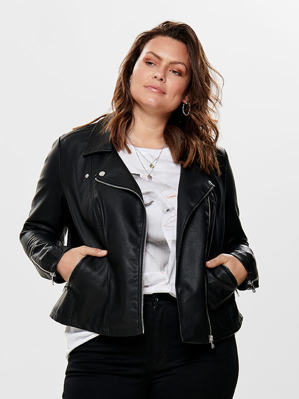 CAREMMY - Plus Size Takki fra Only Carmakoma