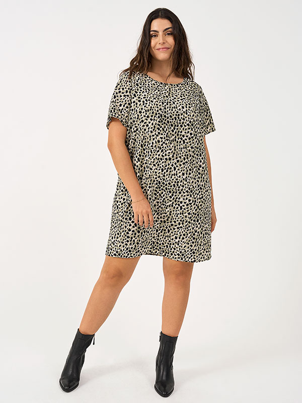 LUX  - Plus Size Mekko fra Only Carmakoma