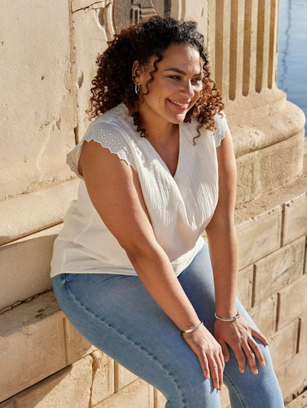 CARTHYRA - Plus Size Pusero fra Only Carmakoma