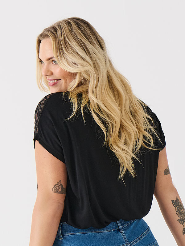 FLAKE  - Plus Size Pusero fra Only Carmakoma