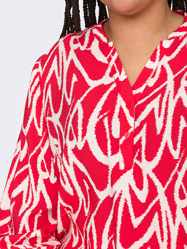 CAROLIVERA - Plus Size Pusero fra Only Carmakoma