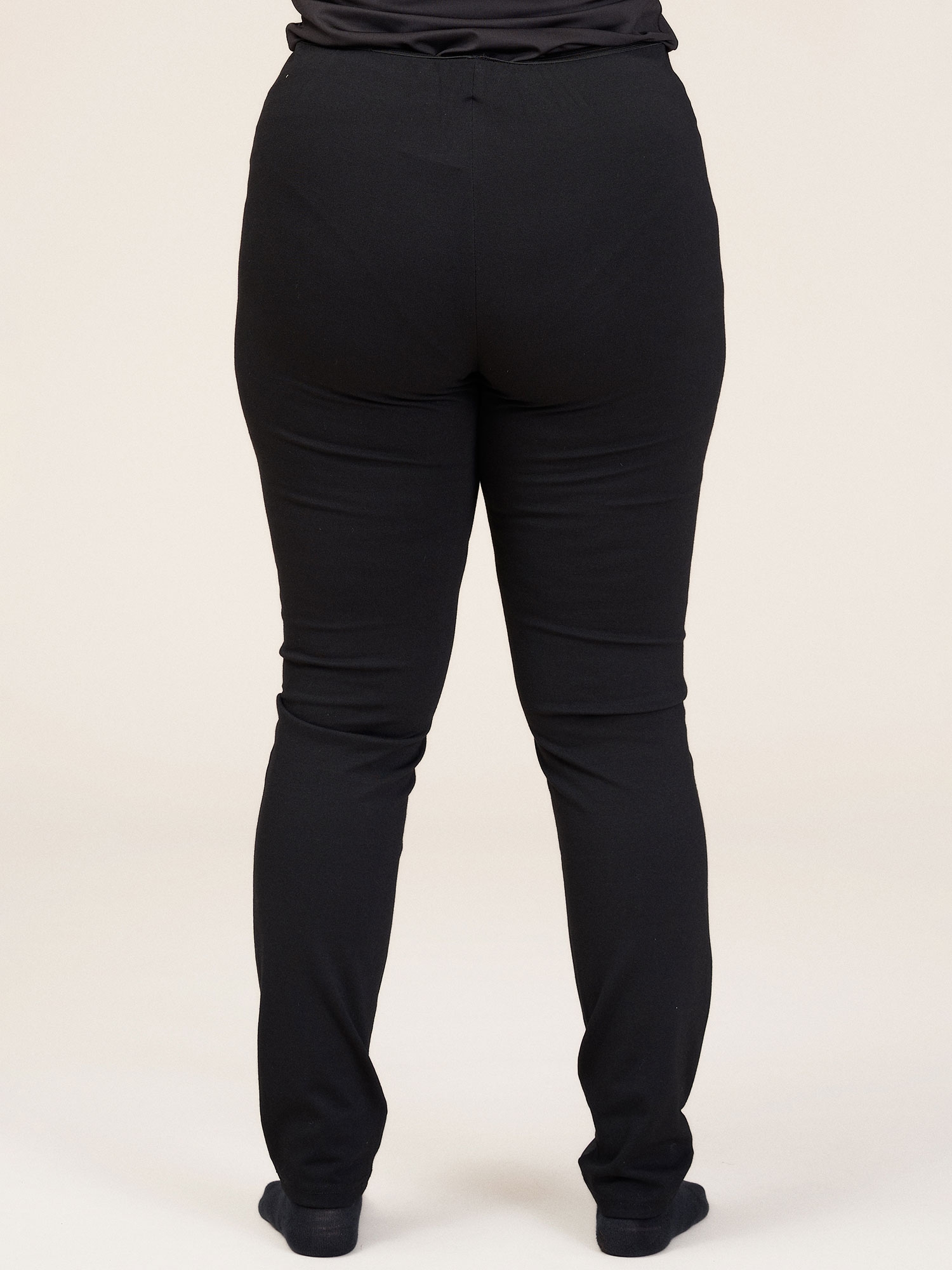 SARA  - Plus Size Housut fra Studio