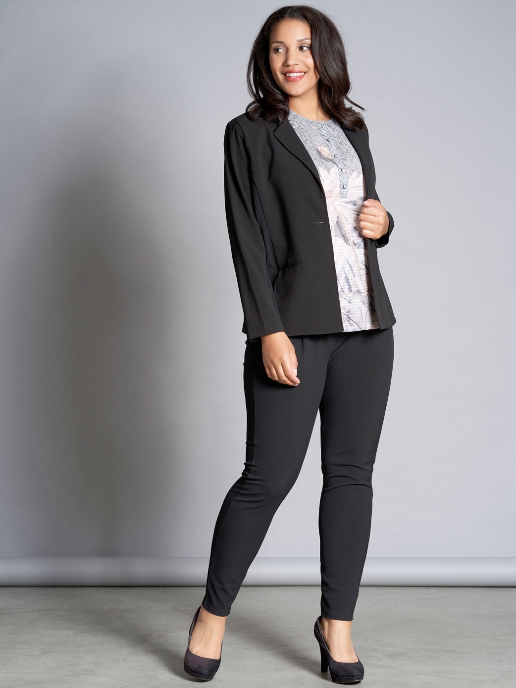 SALLY - Plus Size Puvuntakki fra Studio