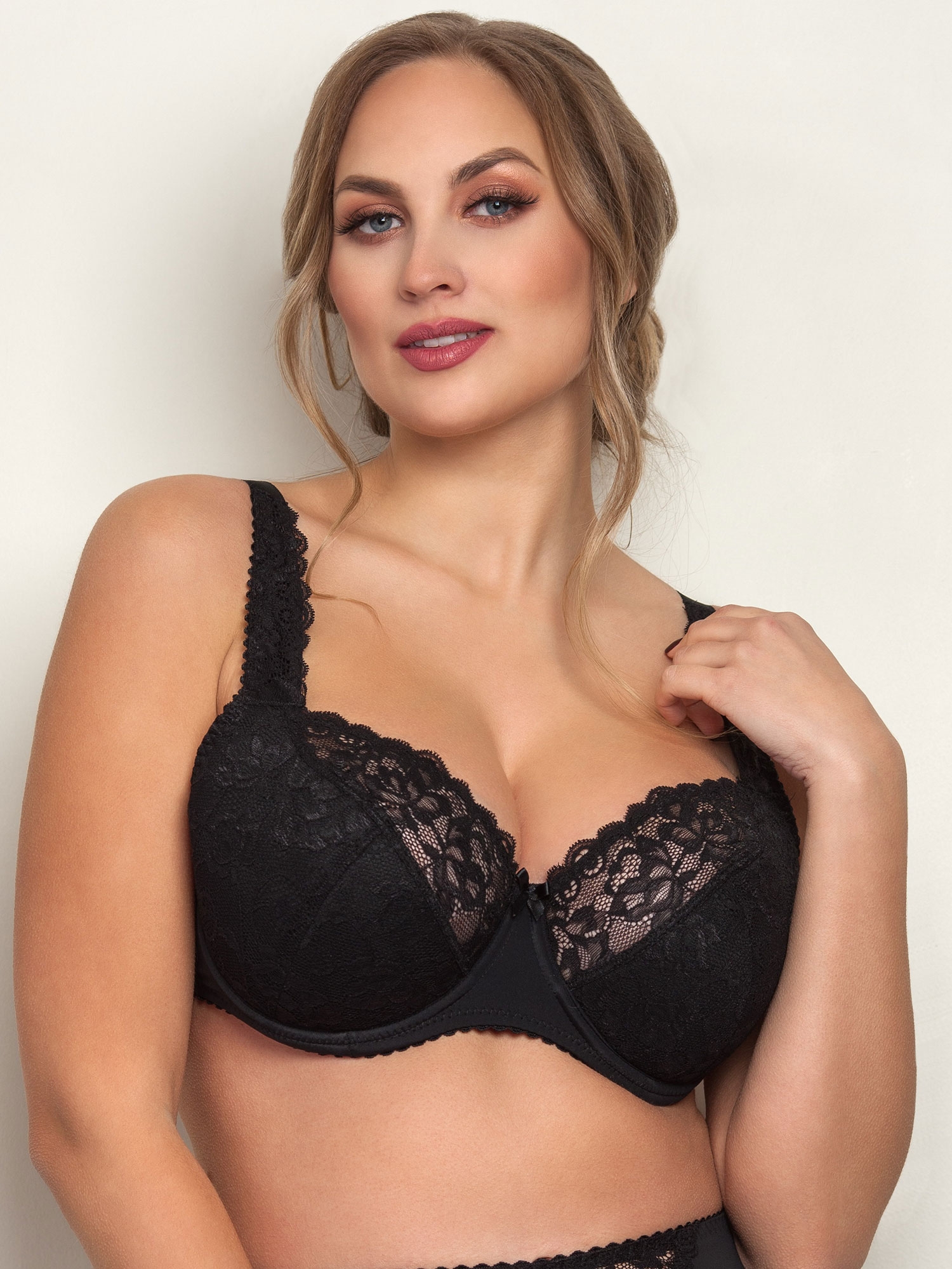 SOFIA PUSH UP - Plus Size Kaaret liivit fra Plaisir