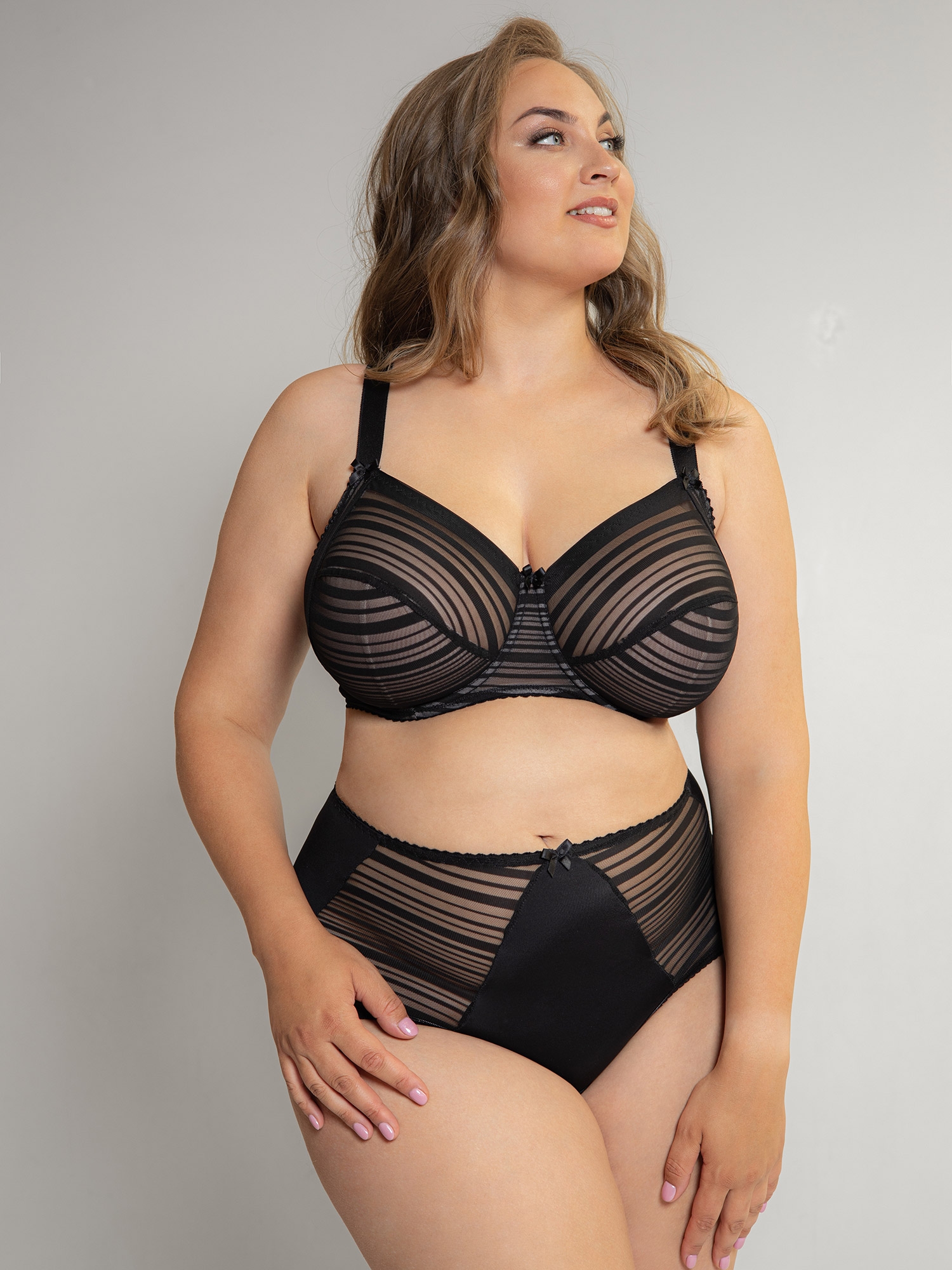ZOE - Plus Size Kaaret liivit fra Plaisir