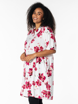 Studio S253845-Whitewithpinkflowers