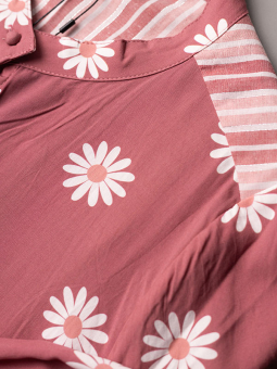Studio S252886-Oldrosewithflowers